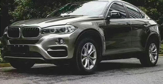 L'automobile d'argento variopinta di scintillio del laser avvolge a prova d'umidità impermeabilizza