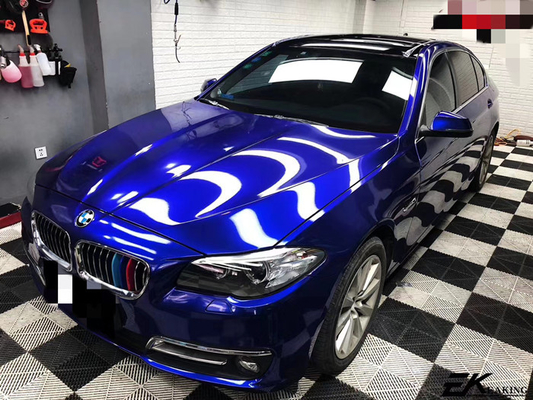 Rilascio blu Swipeable dell'aria dell'involucro del vinile dell'automobile di lucentezza di abbagliamento per la pubblicità del veicolo
