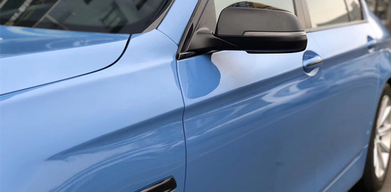 Alto veicolo di superficie liscio dell'involucro dell'automobile di lucentezza che avvolge Abu Dhabi Blue