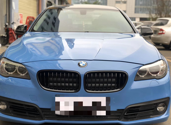 Alto veicolo di superficie liscio dell'involucro dell'automobile di lucentezza che avvolge Abu Dhabi Blue