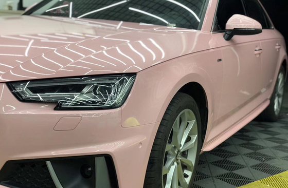 L'acrilico ha basato l'alta lucentezza Cherry Blossom Pink Car Wrap del vinile dell'involucro adesivo del film