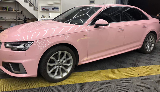 L'acrilico ha basato l'alta lucentezza Cherry Blossom Pink Car Wrap del vinile dell'involucro adesivo del film